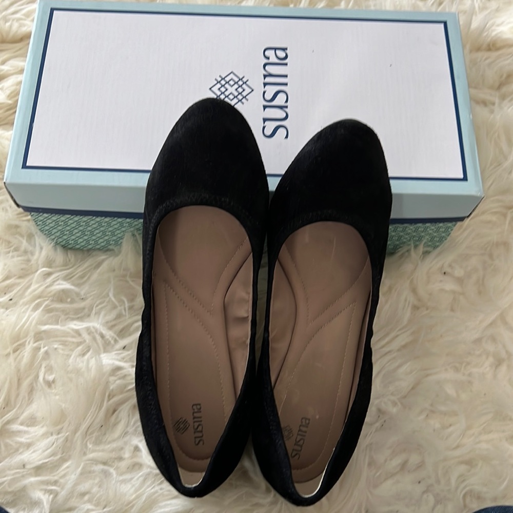 Susina black suede dress wedge shoe size 8.5